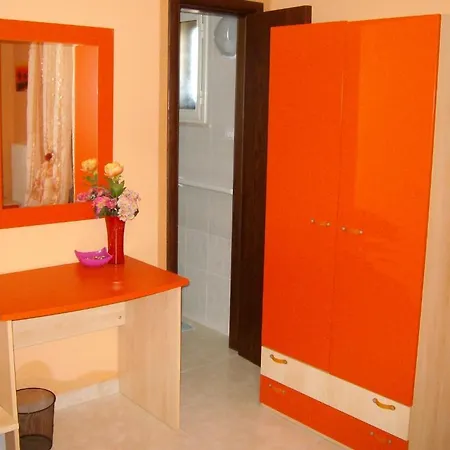 B&B Maran